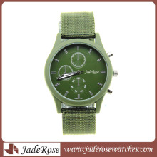 Montre de sport Nato avec bracelet en nylon et design classique